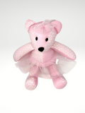 DESCRIPCIÓN: Sorprende a tu persona favorita con esta hermosa Osita Ballerina artesanal hecha a mano en una bella tela rosa pastel con estampado de corazones y vestida con un coqueto moño y tutú hechos de tul! Es ideal para consentir a tu novia, hija, sobrina o para regalar a tus amigos que acaban de ser papás de una hermosa bebé! , Tamaño: 48 cm de altura