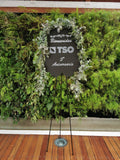 Buscas un diseño floral específico alineado al tema de tu evento?  Necesitas un tipo de flor, color o tamaño en particular? Ya sea que requieras la ambientación completa de tu evento o solo 1 arreglo floral, lo haremos para ti!    Contáctanos y nuestros planners de eventos te harán las mejores recomendaciones para transformar tu evento Entregas express, diseños originales y personalizados Presupuestos GRATIS!