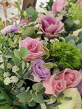 Buscas un diseño floral específico alineado al tema de tu evento?  Necesitas un tipo de flor, color o tamaño en particular? Ya sea que requieras la ambientación completa de tu evento o solo 1 arreglo floral, lo haremos para ti!    Contáctanos y nuestros planners de eventos te harán las mejores recomendaciones para transformar tu evento Entregas express, diseños originales y personalizados Presupuestos GRATIS!
