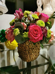 Buscas un diseño floral específico alineado al tema de tu evento?  Necesitas un tipo de flor, color o tamaño en particular? Ya sea que requieras la ambientación completa de tu evento o solo 1 arreglo floral, lo haremos para ti!    Contáctanos y nuestros planners de eventos te harán las mejores recomendaciones para transformar tu evento Entregas express, diseños originales y personalizados Presupuestos GRATIS!