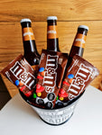 DESCRIPCIÓN: Si a tu Papá le gustan los regalos diferentes y divertidos, esta es la opción ideal para festejar en con él, el Día del Padre!  ENVÍO GRATIS!  ESPECIFICACIONES DEL SET:  1 Cubeta de lámina personalizada color negro,  3 Cervezas artesanales marca Minerva,  3 Paquetes de M&M´s – Chocolates de leche confitados,  1 Mensaje impreso en papel opalina con sobre premium
