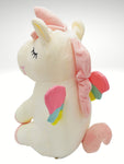 Delicado y suave unicornio de peluche en tonos pastel. Siempre será el regalo ideal para enviar un lindo mensaje de amor o cariño. Es el complemento ideal para tu arreglo floral o tu set de regalo. Tamaño: 29 cm de alto.